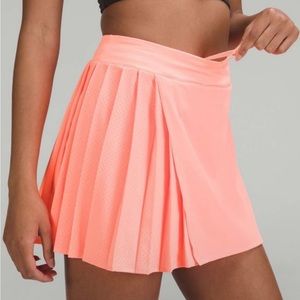 Lululemon Asymmetrical Pleated Tennis Skirt size 6, in Sunset